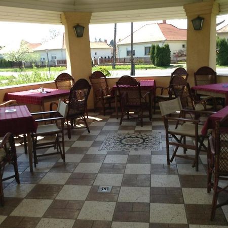 Fonix Fogado Hotel Lenti Exterior photo