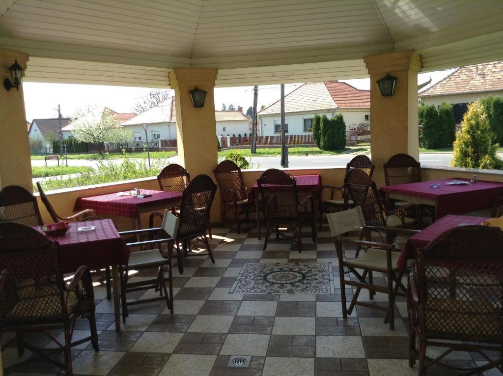 Fonix Fogado Hotel Lenti Exterior photo