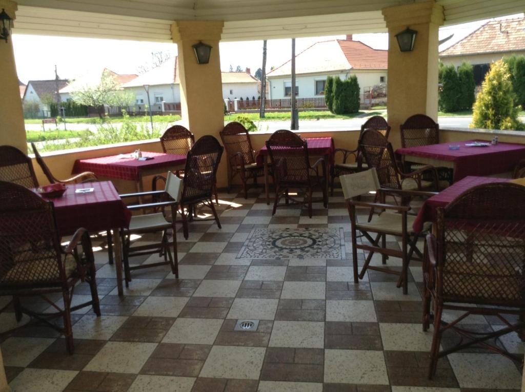 Fonix Fogado Hotel Lenti Exterior photo